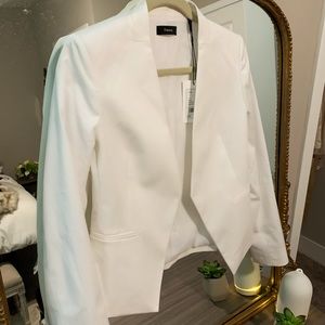 NWT STUNNING Theory blazer in white size 4